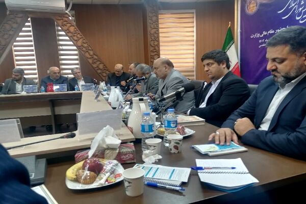 نشست مشترک اعضای کمیسیون آموزش و تحقیقات مجلس، مدیران آموزش و پررش استان خراسان رضوی و وزیر آموزش وپرورش در مشهد