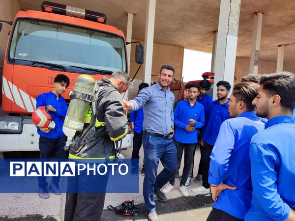 آشنایی با مشاغل در هفته مشاغل در حاجی‌‌‌آباد