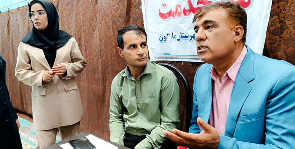برپایی میز خدمت فرماندار و مدیران شهرستان مارگون 