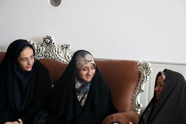 دیدار خبرنگاران پانا با مادر شهیدان فاضل‌پور