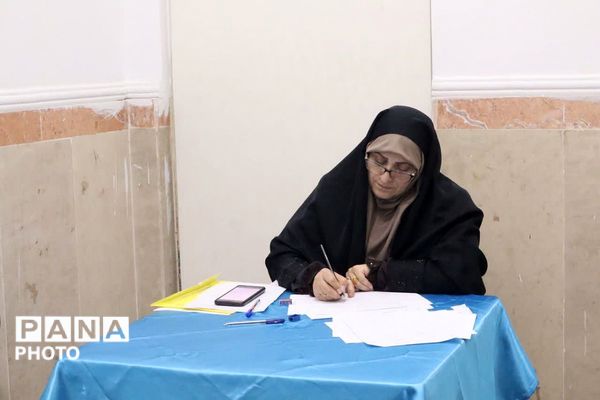 طنین چهل و چهارمین شور رقابت قرآنی در قلب‌های دانش‌آموزان قرچکی