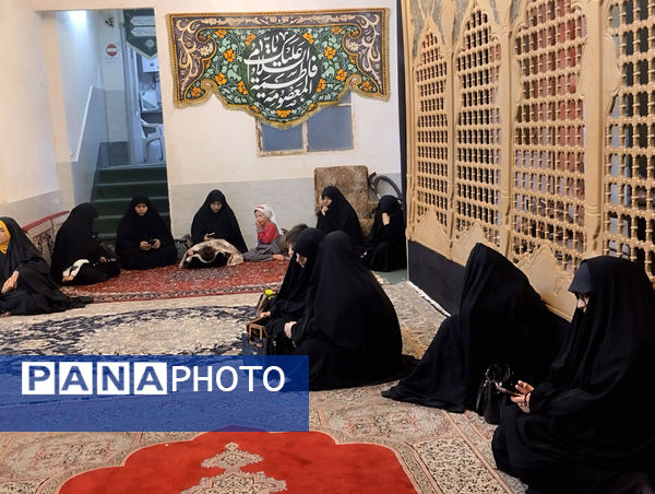 محفل شعرخوانی نخبگان ادبی با حضور مشاور رئیس‌جمهور شهید در قم