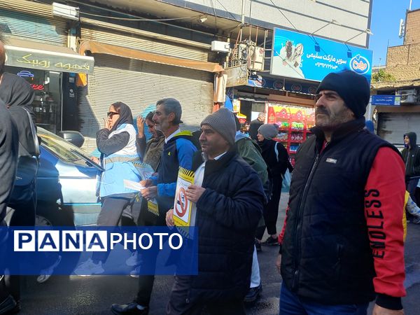 پیاده‌روی خانوادگی در اسلامشهر