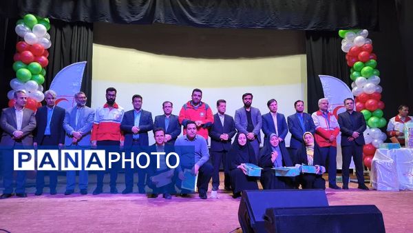 آیین تجلیل از جوانان، امدادگران، داوطلبان و مربیان هلال احمر کاشمر
