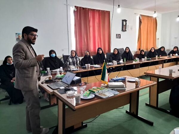 کلاس آموزش خبرنگاری برای دانش‌آموز خبرنگاران شهرستان نیر