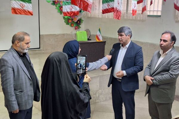  آیین افتتاح جشنواره ماها و ایران‌مون در دبیرستان خدیجه کبری پردیس 