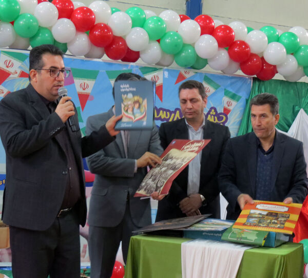  جشن مدرسه ای ایرانمون در دبیرستان شاهد آمنه شهرستان بجنورد 