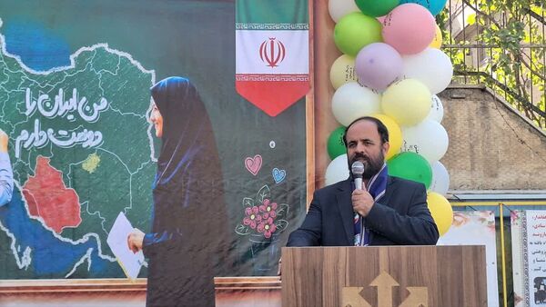 آیین متمرکز استانی جشن عاطفه‌ها‌ در دبیرستان فرزانگان یک ناحیه یک کرج 