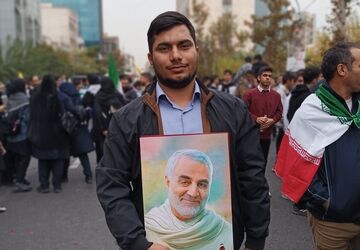 13 آبان، نماد انسجام، همبستگی و یکپارچگی ملت ایران است