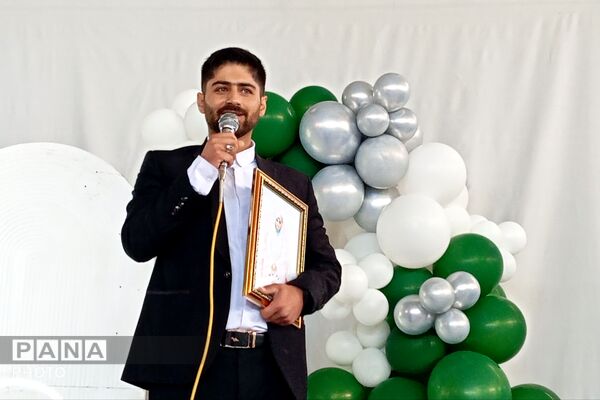 آغاز مسیر نور؛ قاب‌هایی از جشن تکلیف دختران شهرستان بن