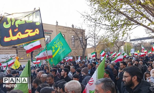اجتماع بزرگ مردم نیشابور برای بیعت با سومین رهبر جمهوری اسلامی ایران 