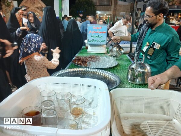  خدمت رسانی چایخانه حضرت زهرا 