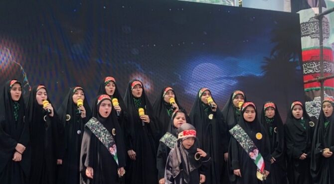 برپایی غرفه مادر و کودک در مسیر راهپیمایی جاماندگان اربعین حسینی