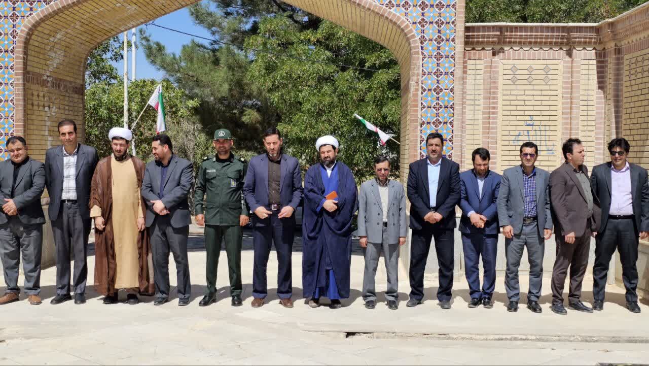 غبارروبی گلزار شهدای شهرستان فاروج 