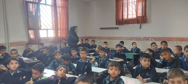 میزخدمت پزشکی رایگان برای دانش‌آموزان کم برخوردار درمدارس