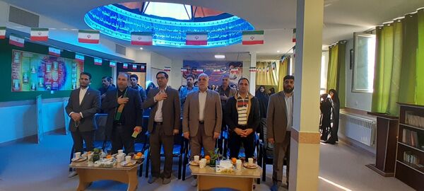 مراسم یادواره شهدا و تجلیل از خانواده شهدا در مدرسه حیدرعلی 