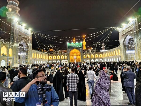 مراسم یادبود شهدا و دهه کرامت در حرم مطهر رضوی 