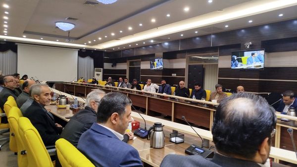 نشست هم‌اندیشی اساتید قرآنی با مسئولان وزارت آموزش و پرورش در تبریز