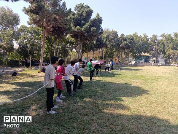 اردویی برای آشنایی با مدرسه