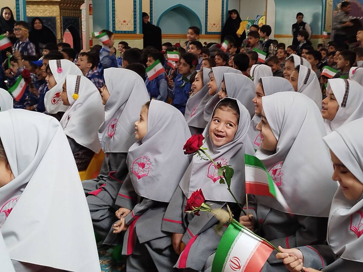 شادی و رنگ در جشن شکوفه‌ها در حرم امام رضا (ع)