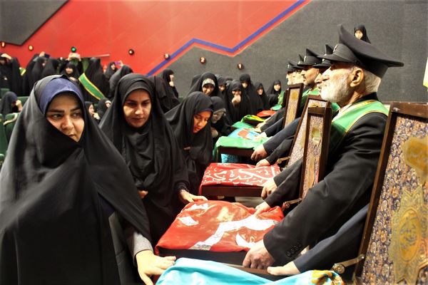 همایش مربیان تربیتی و مشاوران جهادی آموزش و پرورش قم