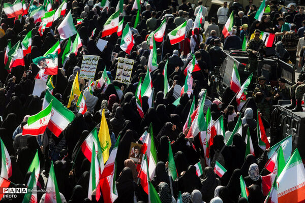 رزمایش دختران «جان‌فدای ایران»