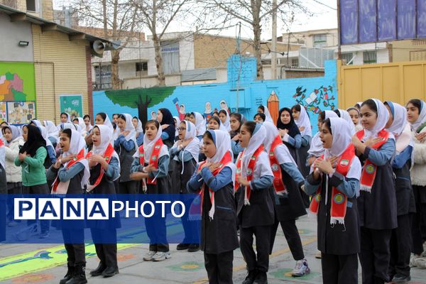 آغاز بهار دانایی در دهه فجر و افتتاح بسته ایرانمون در مدرسه نسترن سملقان