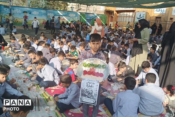 به وقت سلامتی؛ پیوند روز جهانی غذا و تخم‌مرغ در دبستان علامه طباطبایی (ره)