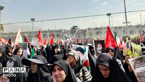  تهران در سوگِ رهبر شهید ایستاد