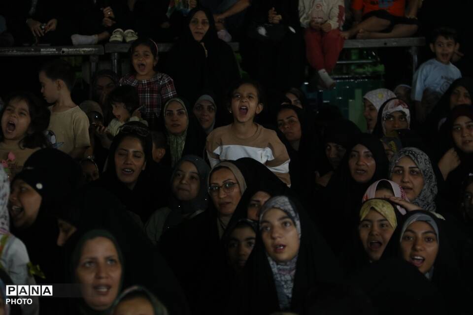 بیعت دانش‌آموزان یزد با ولایت در ویژه‌برنامه مهر مقاومت