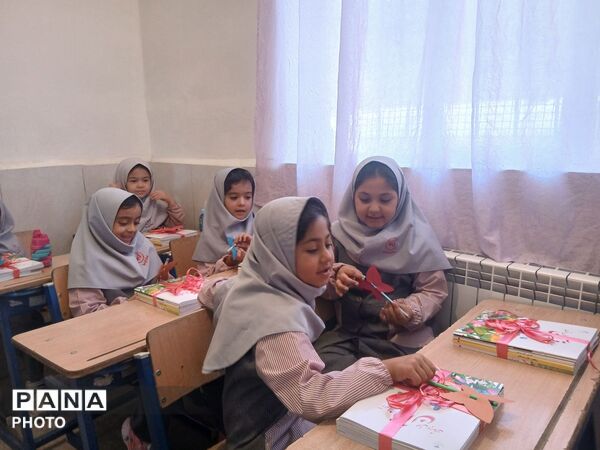 جشن شکوفه‌ها؛ آغاز یک فصل تازه برای کلاس‌اولی‌های ابن‌سینا
