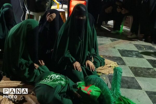 برپایی سفره حضرت رقیه (س) به کمک دانش‌آموزان و فرهنگیان پردیس
