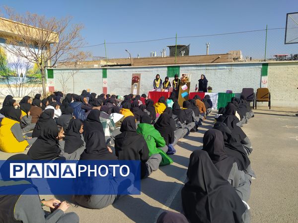 انتخابات شورای دانش آموزی در دبیرستان دخترانه امید 