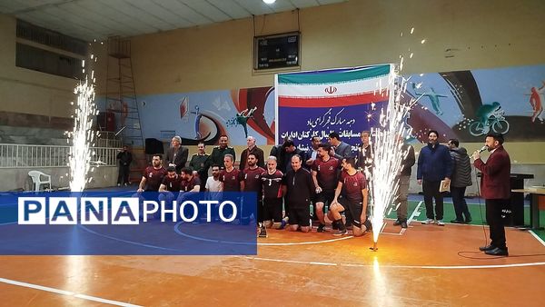 برگزاری اختتامیه مسابقات والیبال کارکنان ادارات و کارخانجات نیشابور 