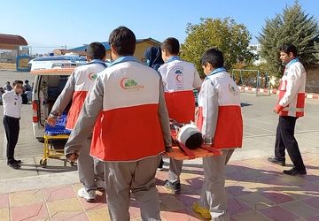 مانور ویژه هفته پدافند غیرعامل در مدرسه شهید مفتح شهرستان سلسله