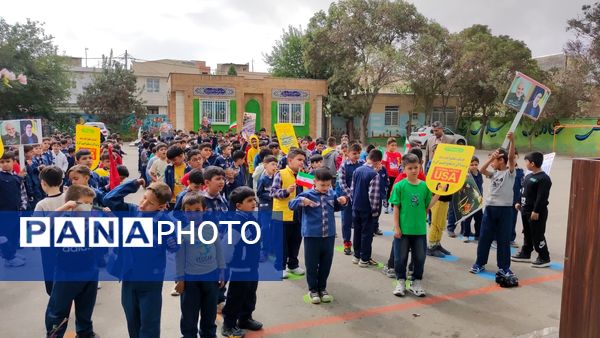 آیین محکومیت رژیم غاصب اسرائیل و حمایت از جبهه مقاومت حزب الله در مدرسه مبین شیروان