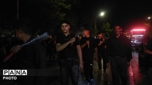 گذری بر فعالیت هیئت جوانان باب الحوائج در شب عاشورا 