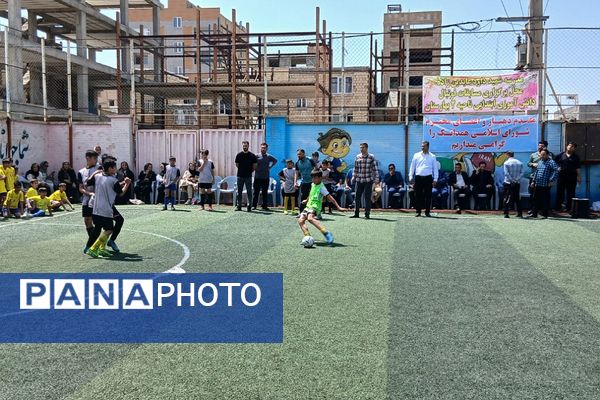 مسابقات مینی فوتبال دانش‌آموزان دوره اول ودوم ابتدایی در بهارستان‌۲
