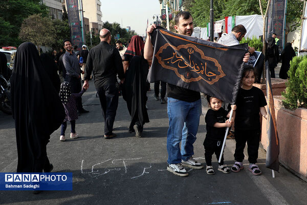 حضور کودکان و نوجوانان در جاماندگان اربعین حسینی - تهران
