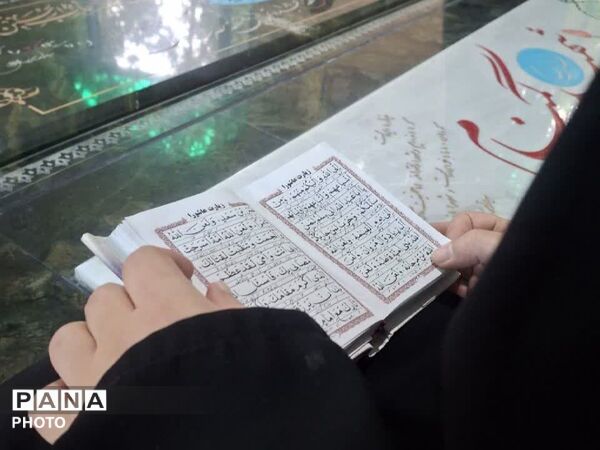 برپایی موکب کودک در جوار شهدای گمنام منطقه ۱۸ 