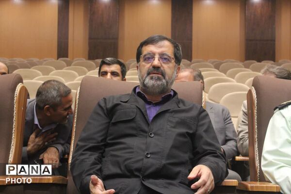 رونمایی از نخستین جلد دانشنامه دفاع مقدس استان قم