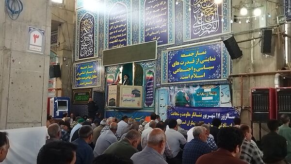 نماز جمعه در آغاز هفته وحدت 