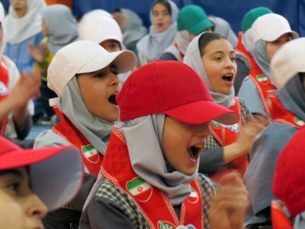 به صدا در امدن زنگ انقلاب در مدرسه فجر اسلام اباد 