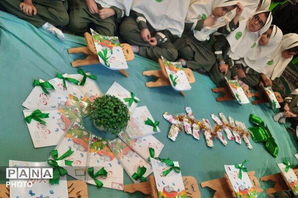 جشن قرآن کلاس اولی‌ها در دبستان شاهد ام البنین (س) شهرری