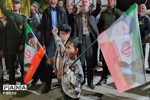 یک دنیا شاهد و مبهوت از حضور خیابانی مردم شهر بار