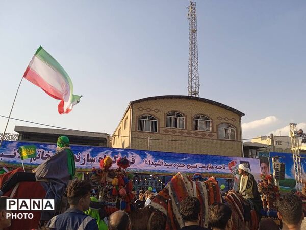  جشن بزرگ مردم در مهمانی ۱۰ کیلومتری