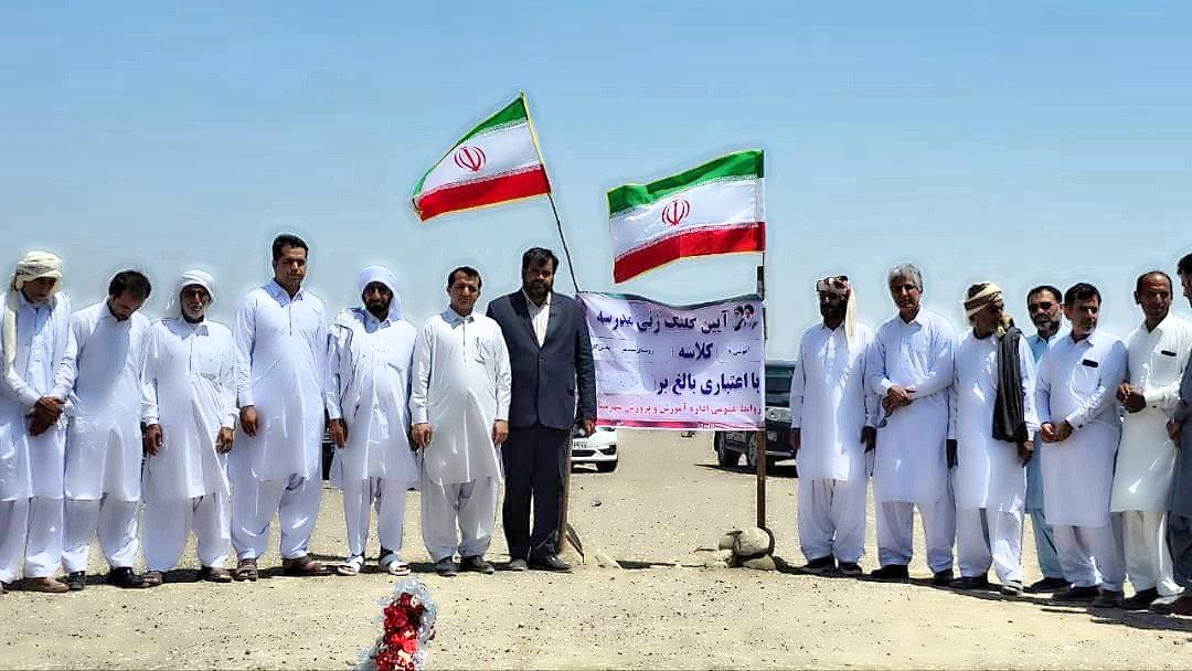 آیین کلنگ زنی آموزشگاه ۹ کلاسه در زرآباد 