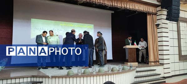 پنجمین آیین سراسری تجلیل و تکریم از پیشکسوتان دفاع مقدس و مقاومت در دانشگاه آزاد شیروان