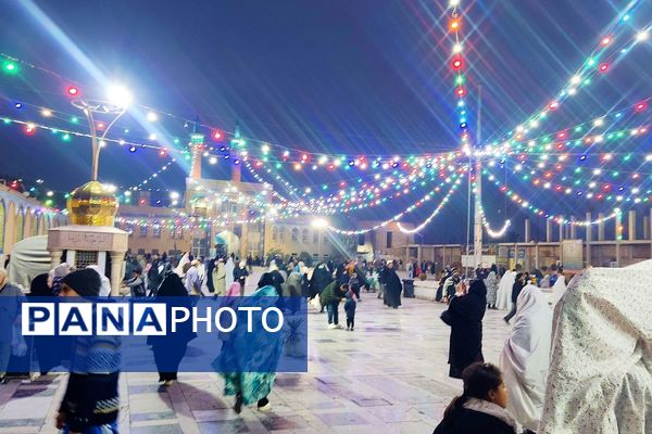 پیشوا غرق در نور و شادی؛ جشن میلاد حضرت مهدی (عج)