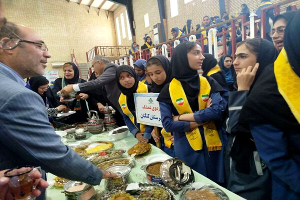 اردوی تمشک دختران شهرستان‌های جنوبی استان بوشهر در کنگان